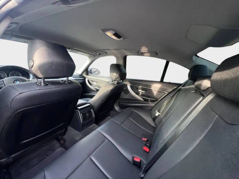 2017 BMW 3 Series 320i