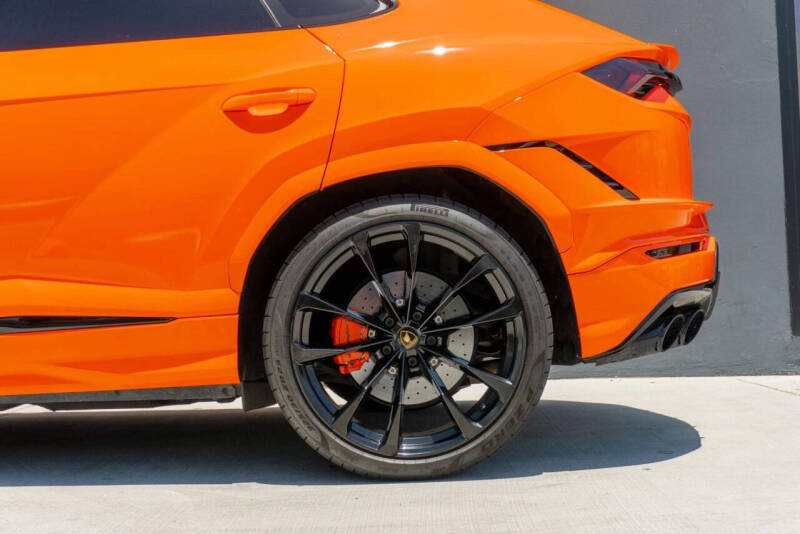 2023 Lamborghini Urus S