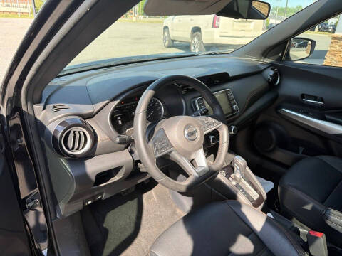 2020 Nissan Kicks SR