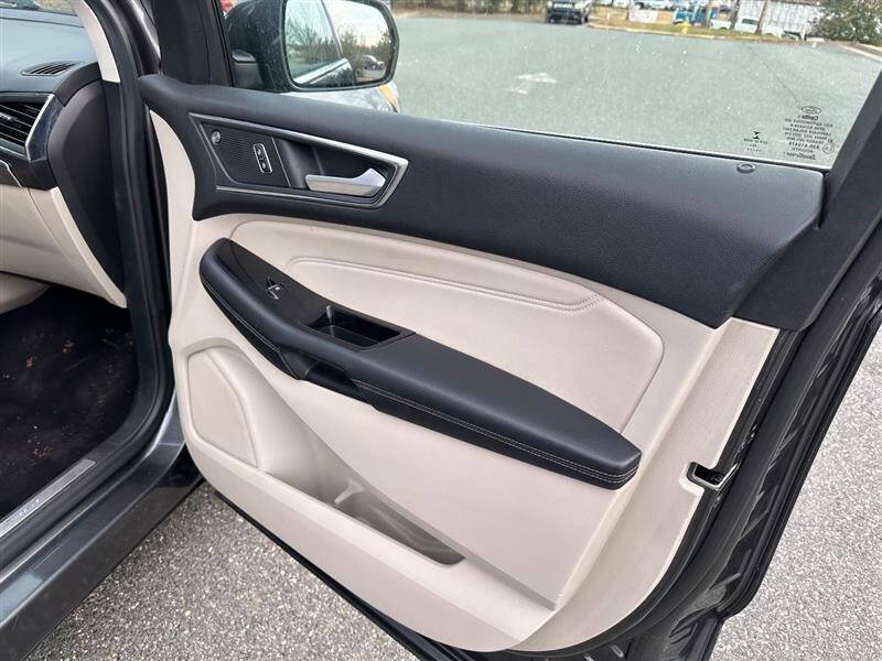 2019 Ford Edge Titanium