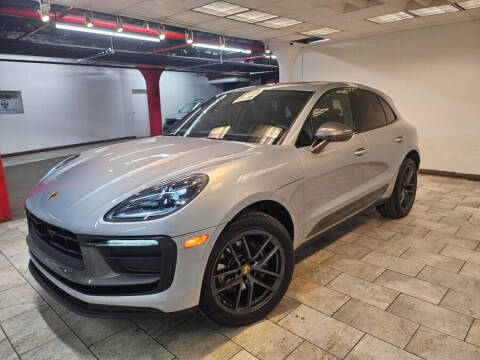 2023 Porsche Macan T