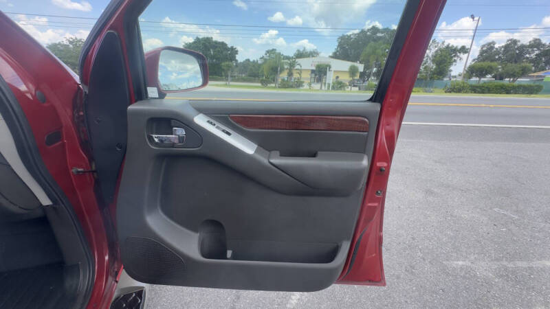 2012 Nissan Pathfinder LE