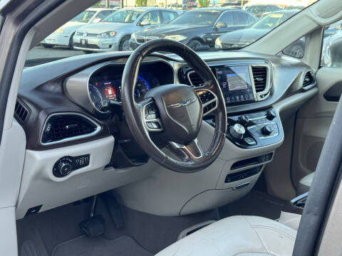 2018 Chrysler Pacifica Touring L Plus