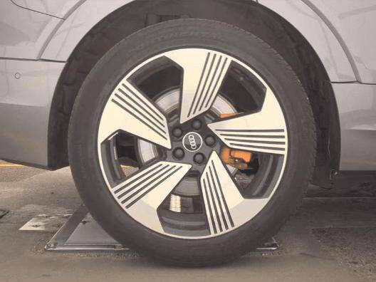 2022 Audi e-tron quattro Premium Plus