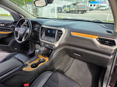 2017 GMC Acadia Denali