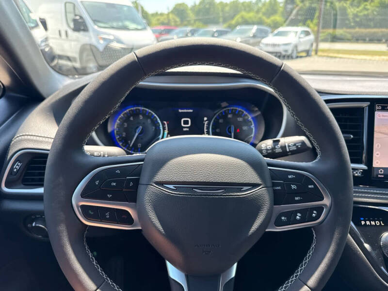 2027 Chrysler Pacifica Select