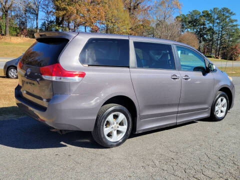 2011 Toyota WHEELCHAIR VAN