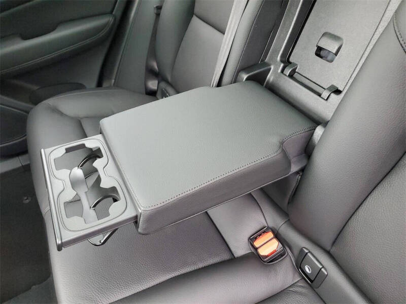 2025 Volvo XC60 B5 Plus Dark Theme