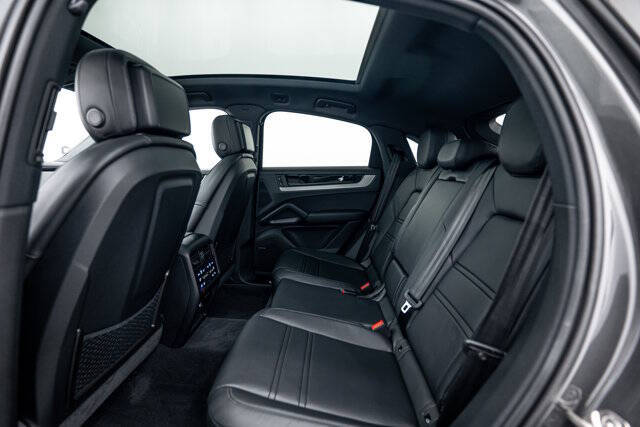 2025 Porsche Cayenne Coupe