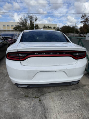 2015 Dodge Charger SXT
