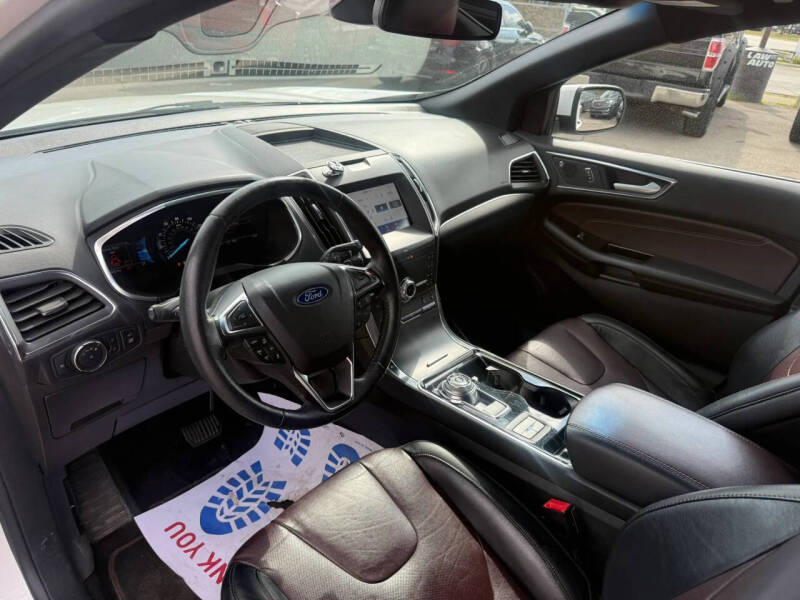 2020 Ford Edge Titanium