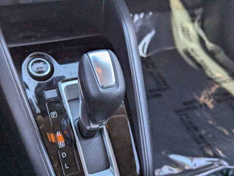 2025 Nissan Versa SR