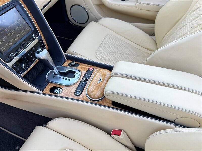 2015 Bentley Continental 33
