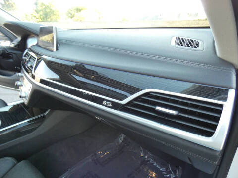 2022 BMW 7 Series 745e xDrive