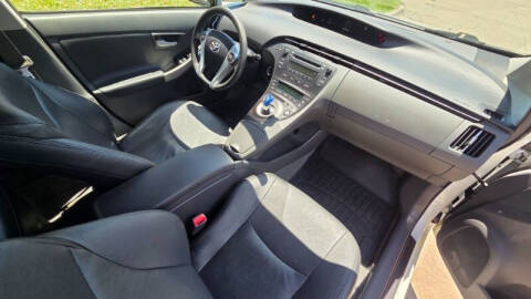 2010 Toyota Prius III