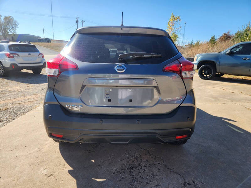 2020 Nissan Kicks S
