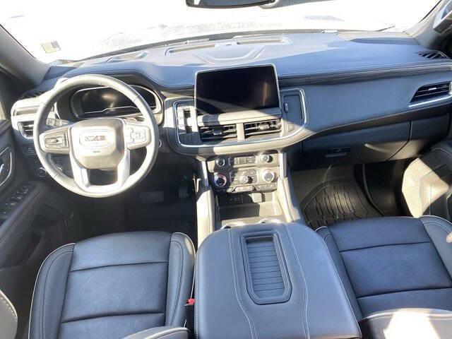 2023 GMC Yukon XL SLT