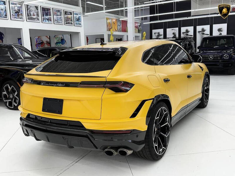 2024 Lamborghini Urus Performante
