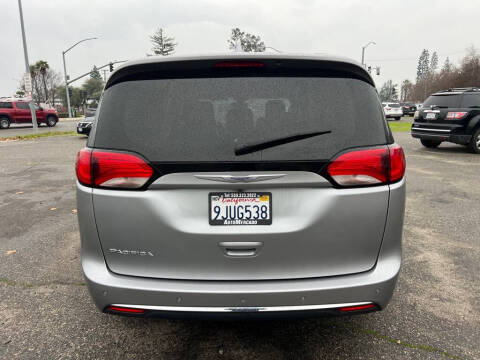 2020 Chrysler Pacifica Touring L