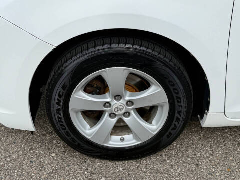 2011 Toyota Sienna Base 7-Passenger