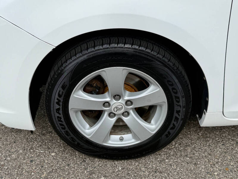 2011 Toyota Sienna Base 7-Passenger