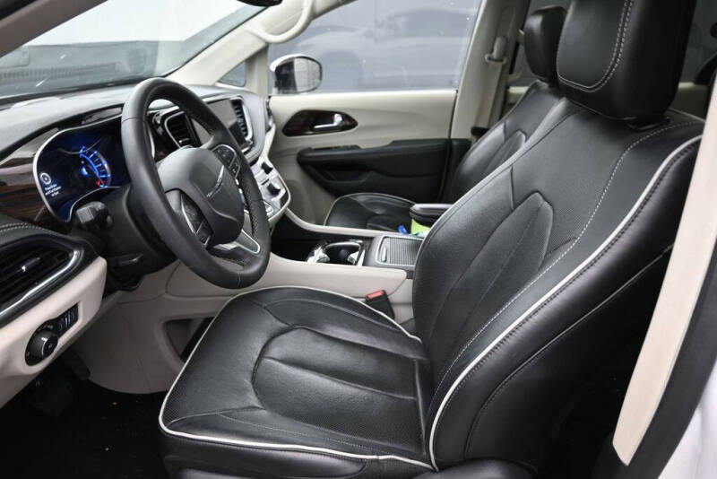 2023 Chrysler Pacifica Plug-In Hybrid Limited