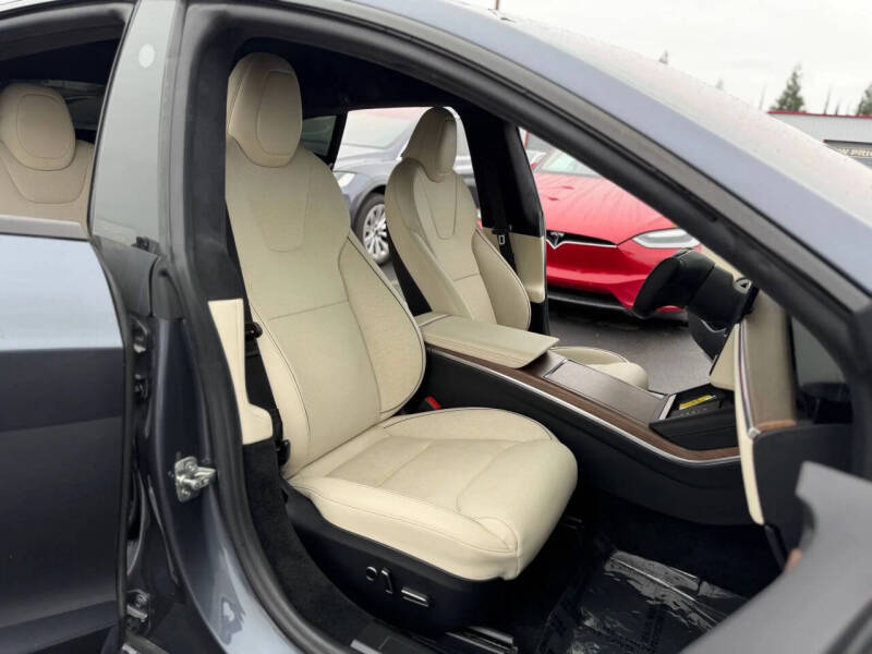 2021 Tesla Model S Plaid