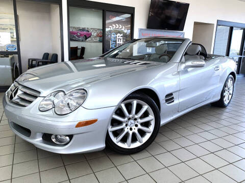 2007 Mercedes-Benz SL-Class for sale at SAINT CHARLES MOTORCARS in Saint Charles IL