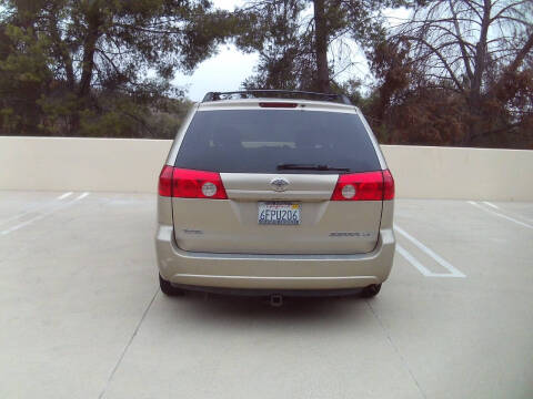 2008 Toyota Sienna LE 8-Passenger
