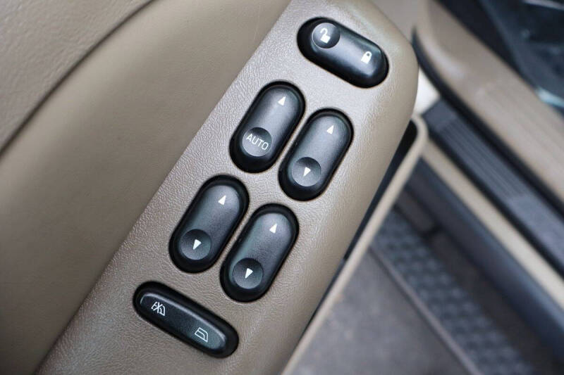 2003 Ford Explorer Sport Trac XLS