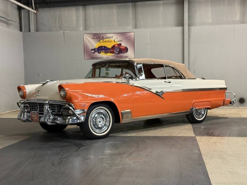 1956 Ford Sunliner