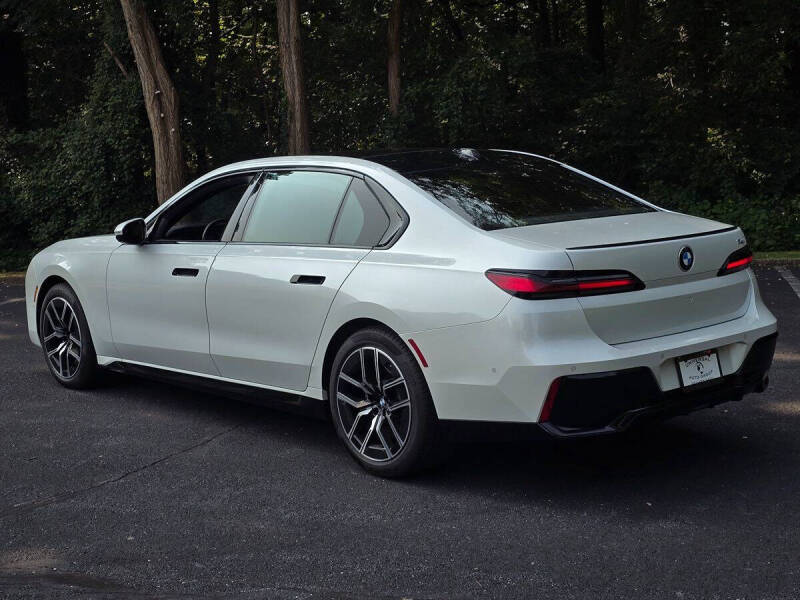 2023 BMW 7 Series 740i