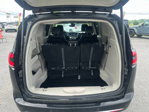 2024 Chrysler Pacifica Touring L