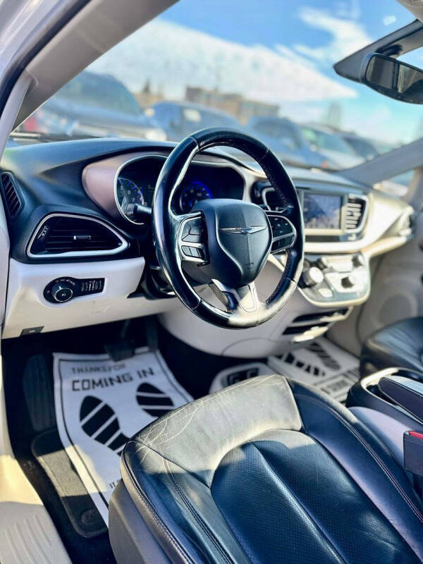 2019 Chrysler Pacifica Touring L
