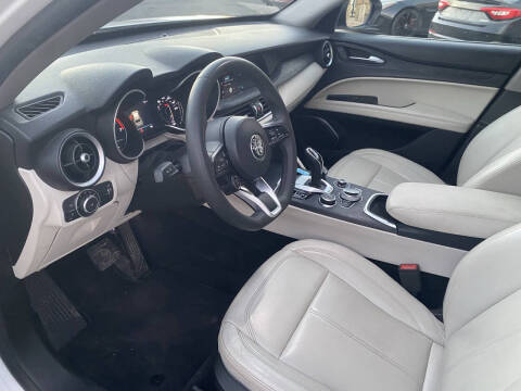 2020 Alfa Romeo Stelvio Sport