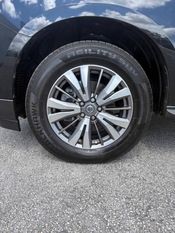 2019 Nissan Pathfinder SV