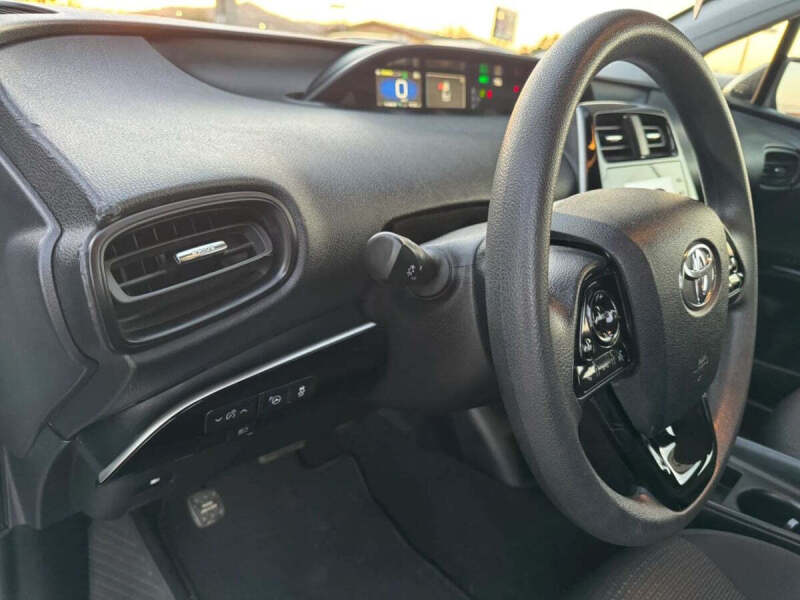 2021 Toyota Prius LE