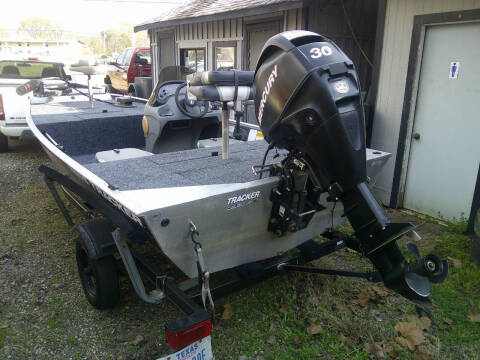 2009 Tracker BASS TRACKER
