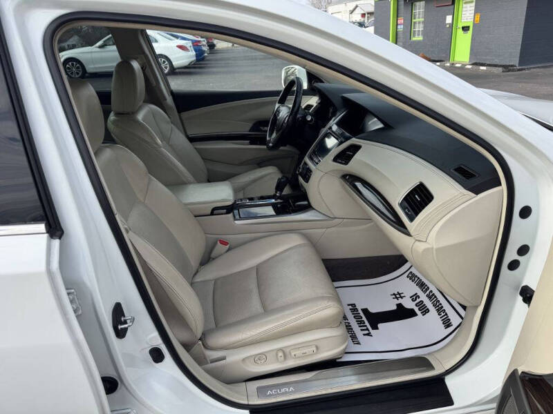 2016 Acura RLX w/Advance