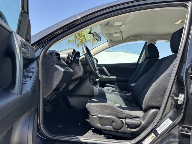 2013 Mazda MAZDA3 i Touring