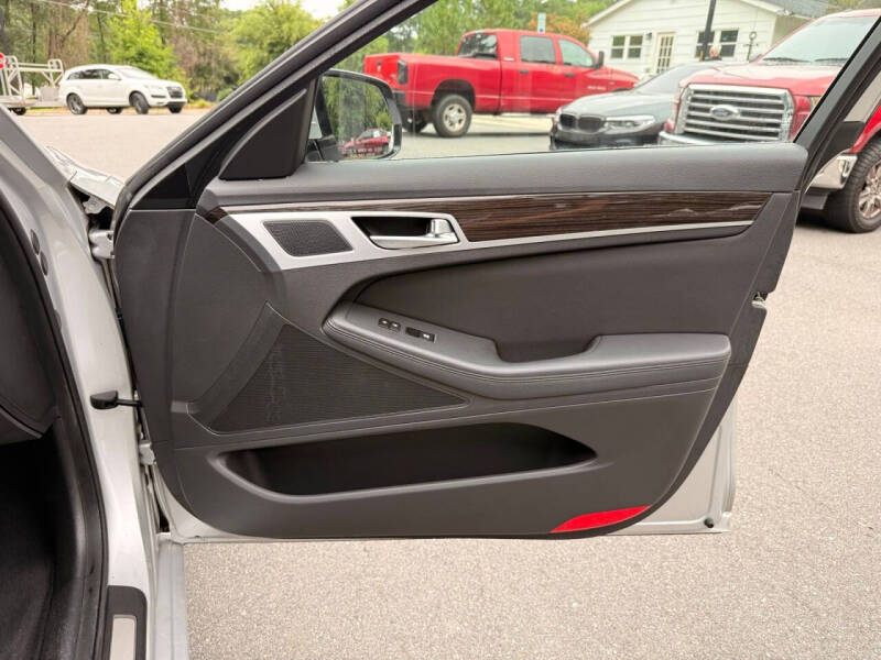 2015 Hyundai Genesis