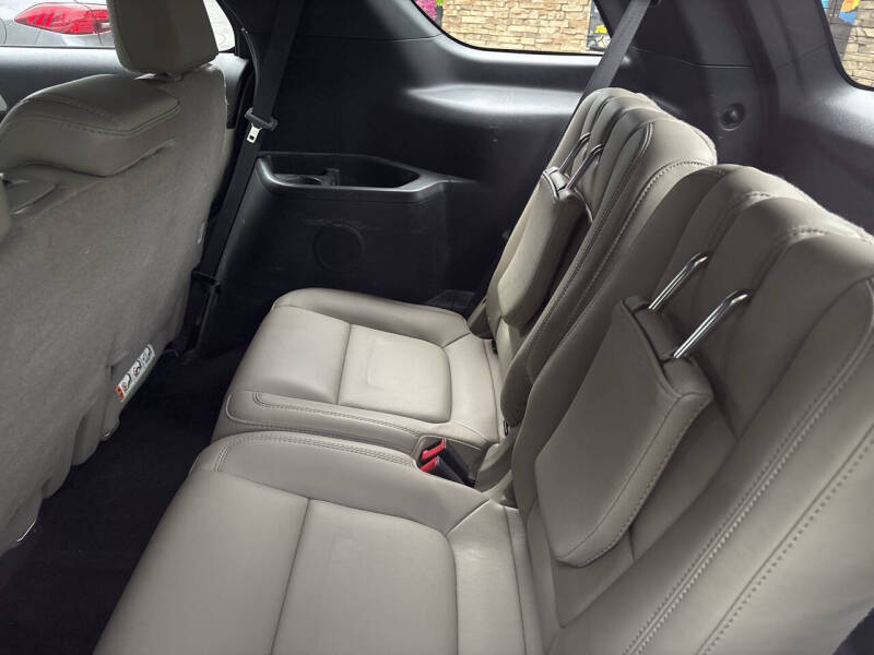 2014 Ford Explorer XLT - Photo 6