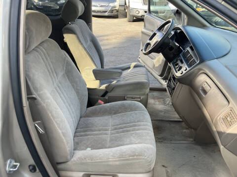 2000 Toyota Sienna LE
