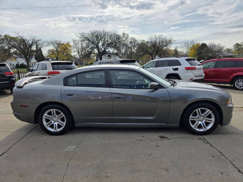 2011 Dodge Charger SE photo 6