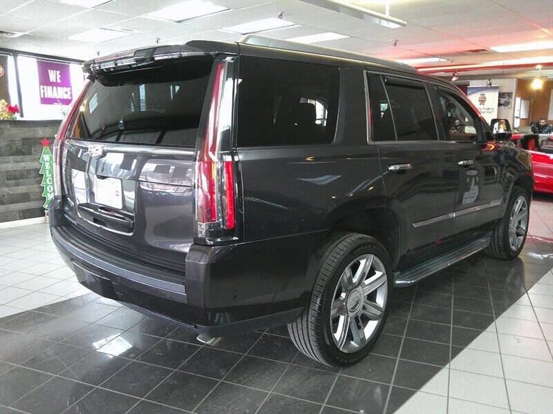 2018 Cadillac Escalade Luxury