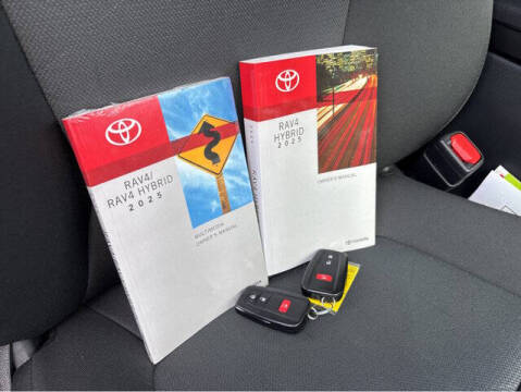 2025 Toyota RAV4 Hybrid XLE