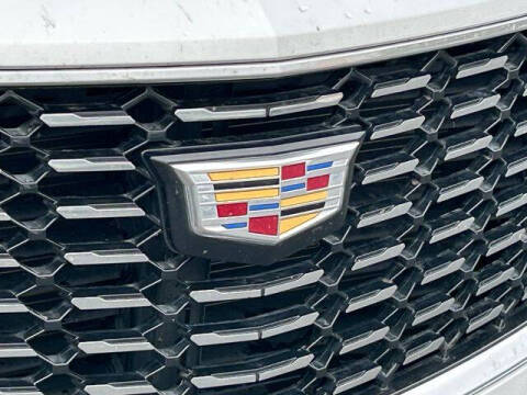 2022 Cadillac XT4 Premium Luxury