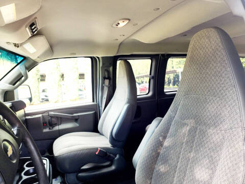 2018 Chevrolet Express LT 2500