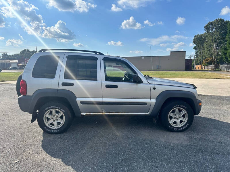 2003 Jeep Liberty null photo 6