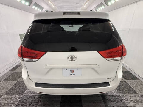 2011 Toyota Sienna XLE 8-Passenger
